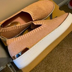 Michael Kors- Gold rose shoes